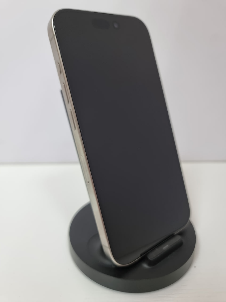iPhone 15 Pro 256Гб (1 sim + eSIM / 87% / без коробки / заменен дисплей) Натуральный титан - БУ ★★★★☆