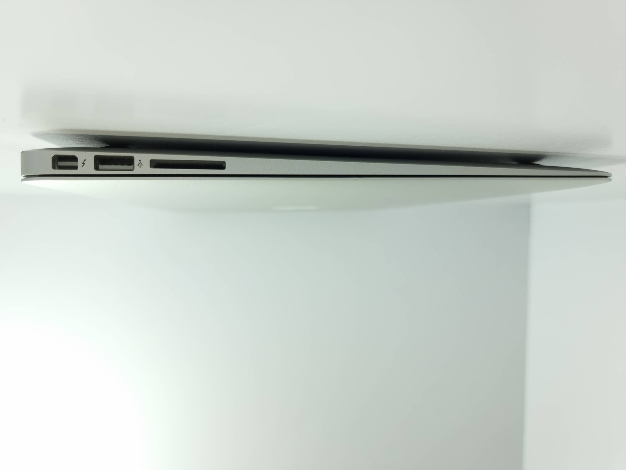 MacBook Air 13", 2017, MQD32, Core i5 1,8 GГц/8Гб/128Гб SSD, 397 циклов / без коробки, Серебристый - Б/У